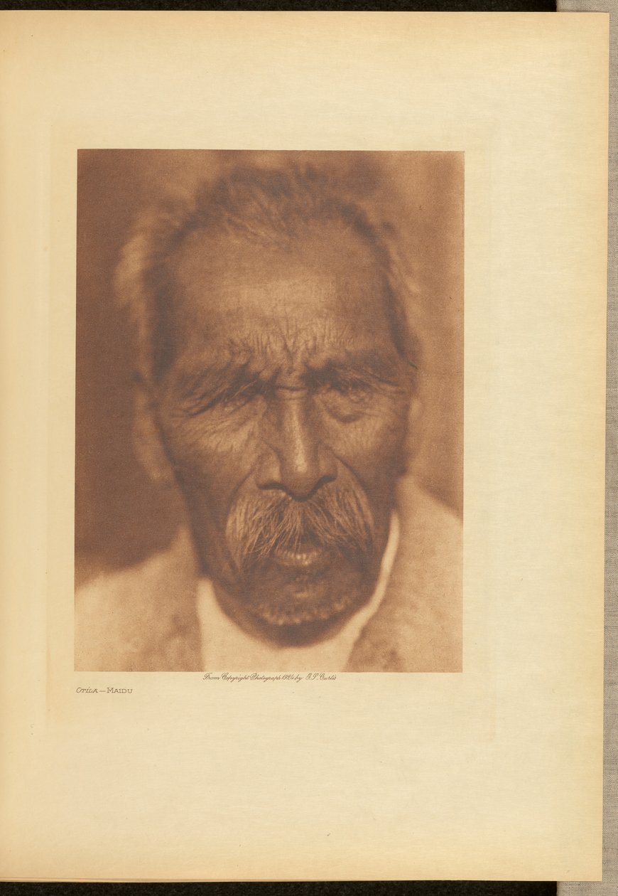 Otila - Maidu door Edward S. Curtis