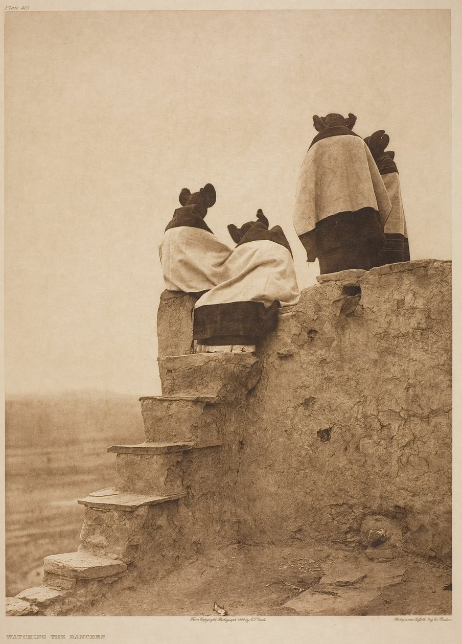 De dansers bekijken door Edward S. Curtis