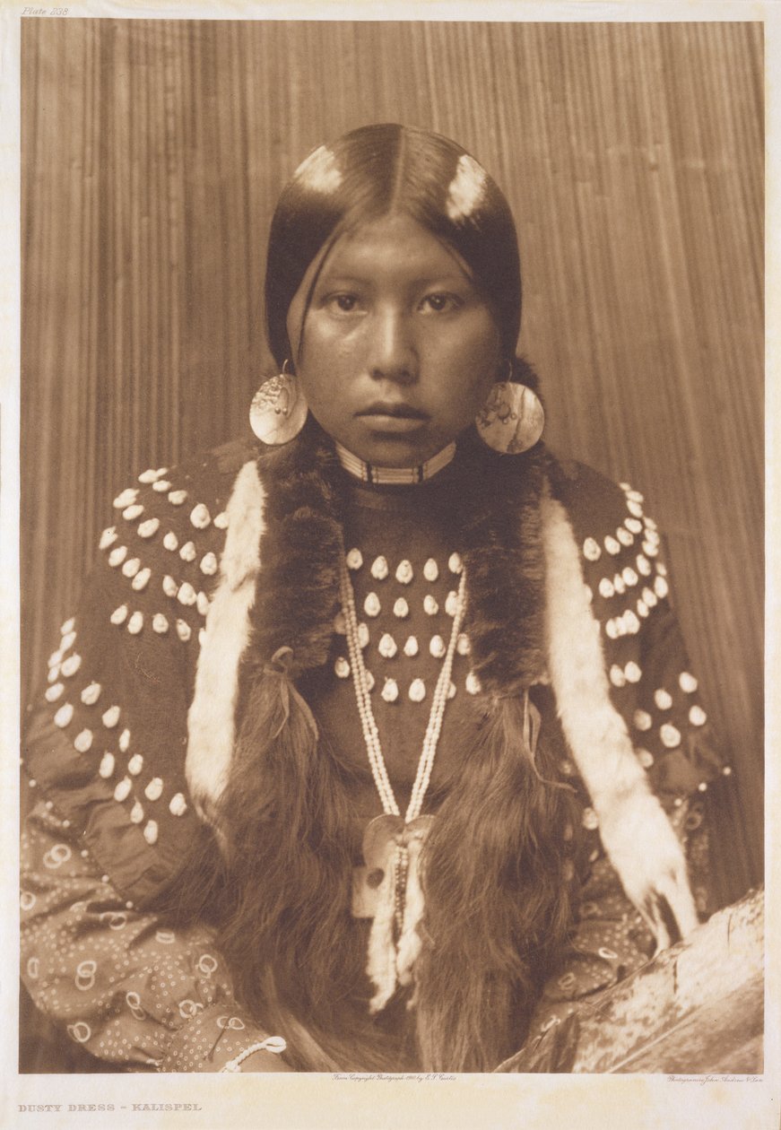 Stoffige jurk - Kalispel door Edward Sheriff (after) Curtis