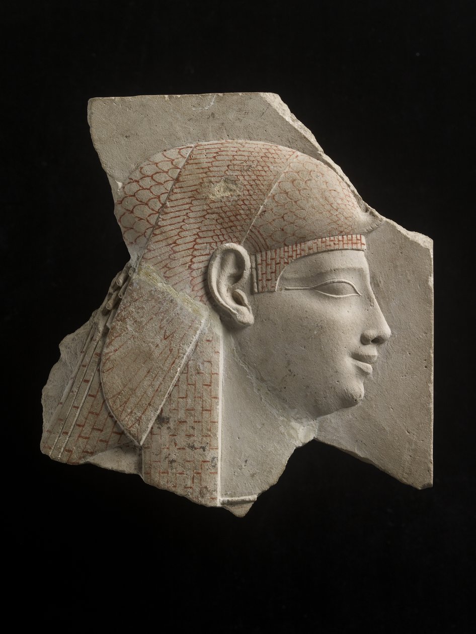 Beeldhouwers proefstuk met een profielhoofd van Isis of een Ptolemeïsche koningin als Isis, details getekend in rood, waarschijnlijk c.332-30 BC door Egyptian