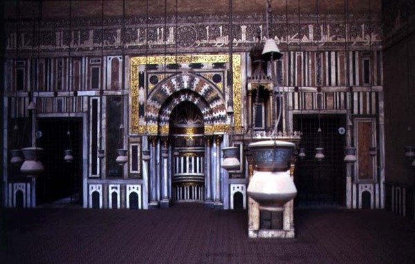 Uitzicht op de mihrab en de minbar door Egyptian