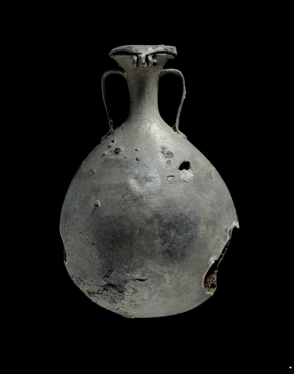 Tin-lood legering fles met deksel door Egyptian 18th Dynasty