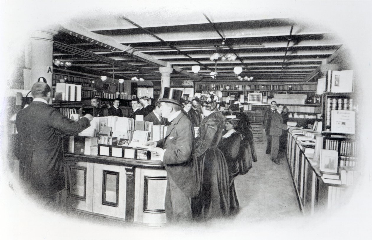Boekafdeling in een leger- en marinewinkel, c.1900 door English Photographer