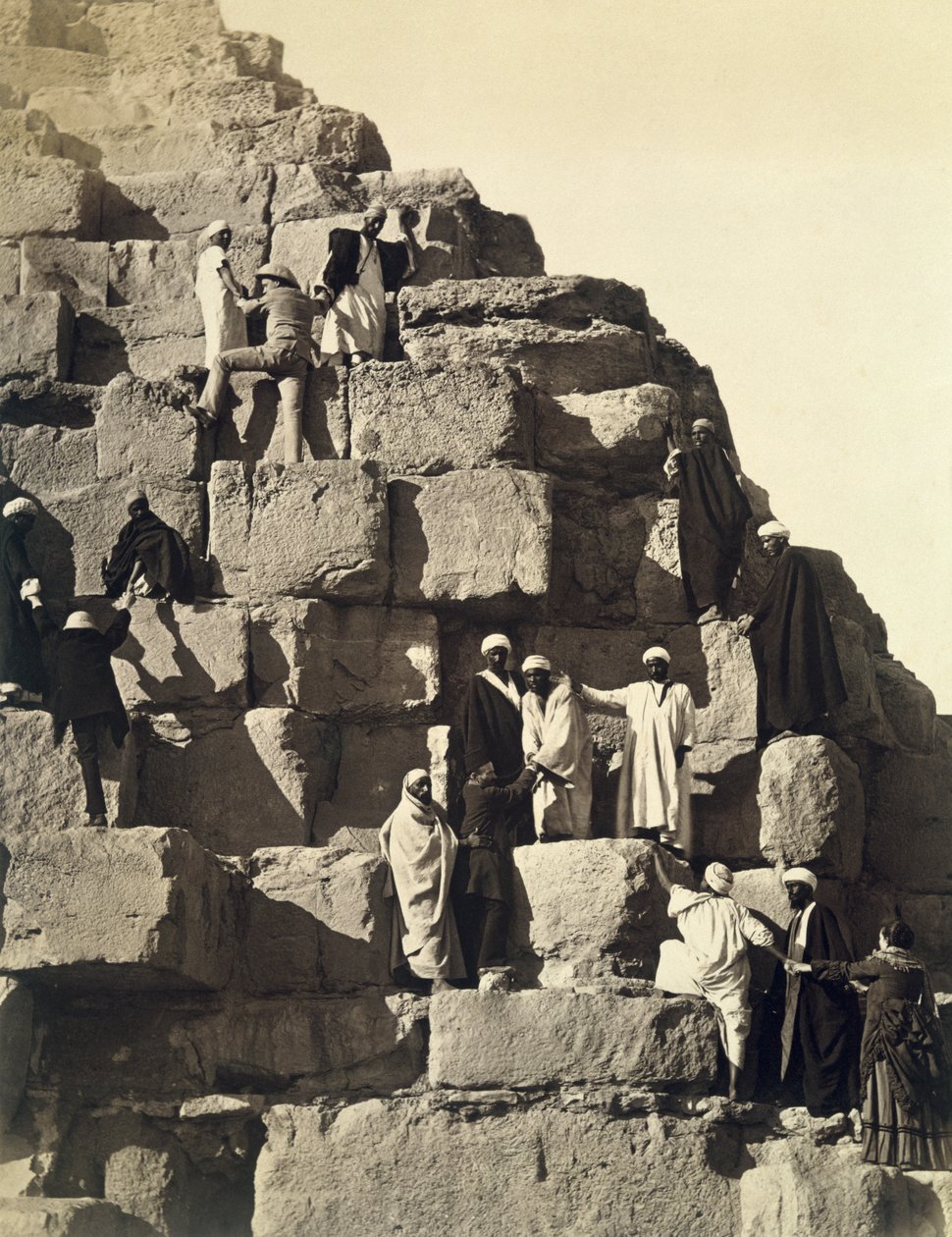 Beklimming van de Piramides, 1878 door English Photographer