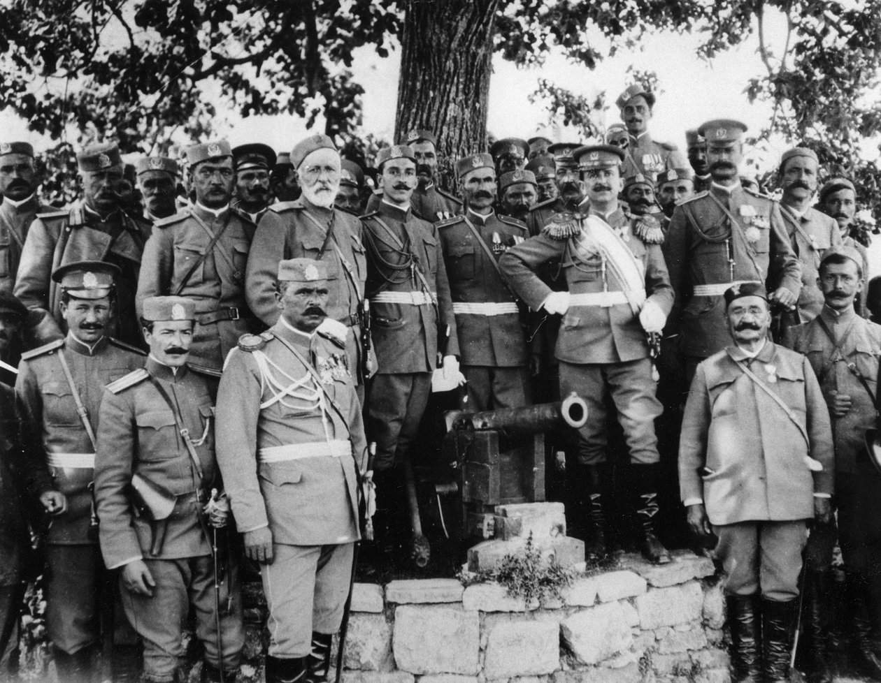 Groepsportret in Montenegro, 1913 door English Photographer