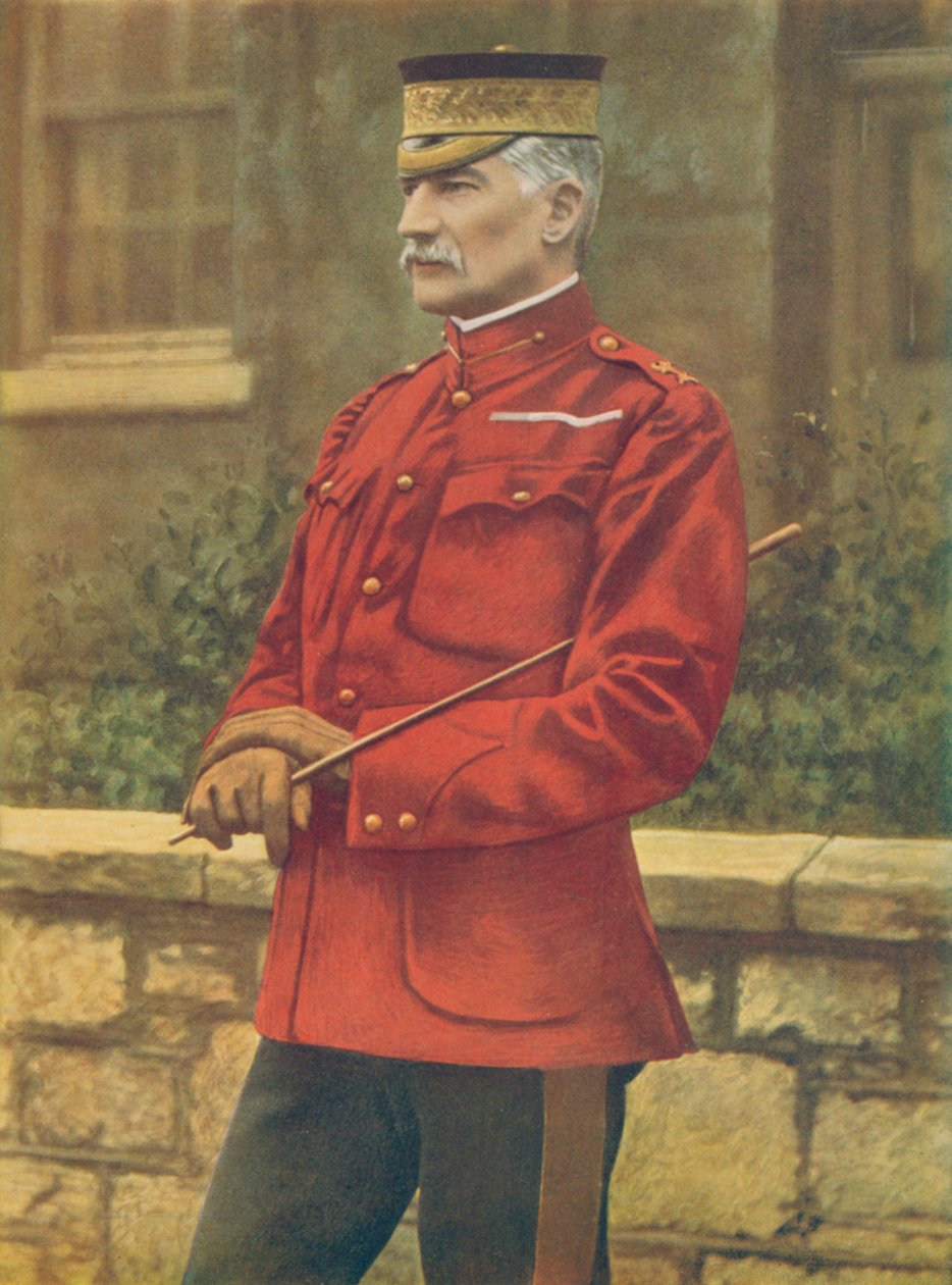 Luitenant-generaal Sir Frederick W. E. F. Forestier-Walker, bevelhebber van de communicatielijn, Zuid-Afrika. In scharlaken ongedwongen patrouillejas door English Photographer