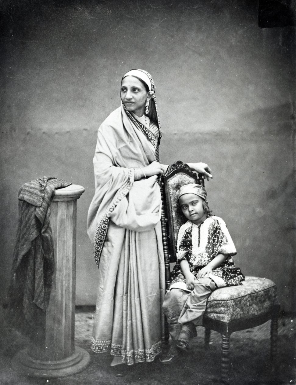 Parsee Vrouw en Kind, ca. 1870s door English Photographer