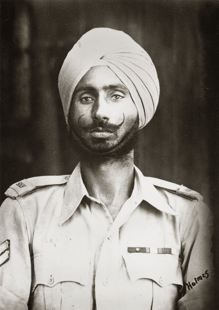 Portret van Naik Nand Singh, 1e Bataljon, 11e Sikh Regiment, Birma, 1944 door English Photographer