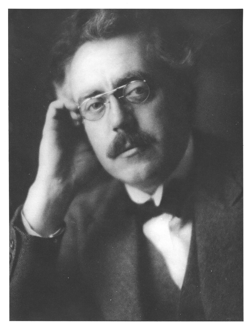 Portret van Frank Bridge (1879-1941) door English Photographer