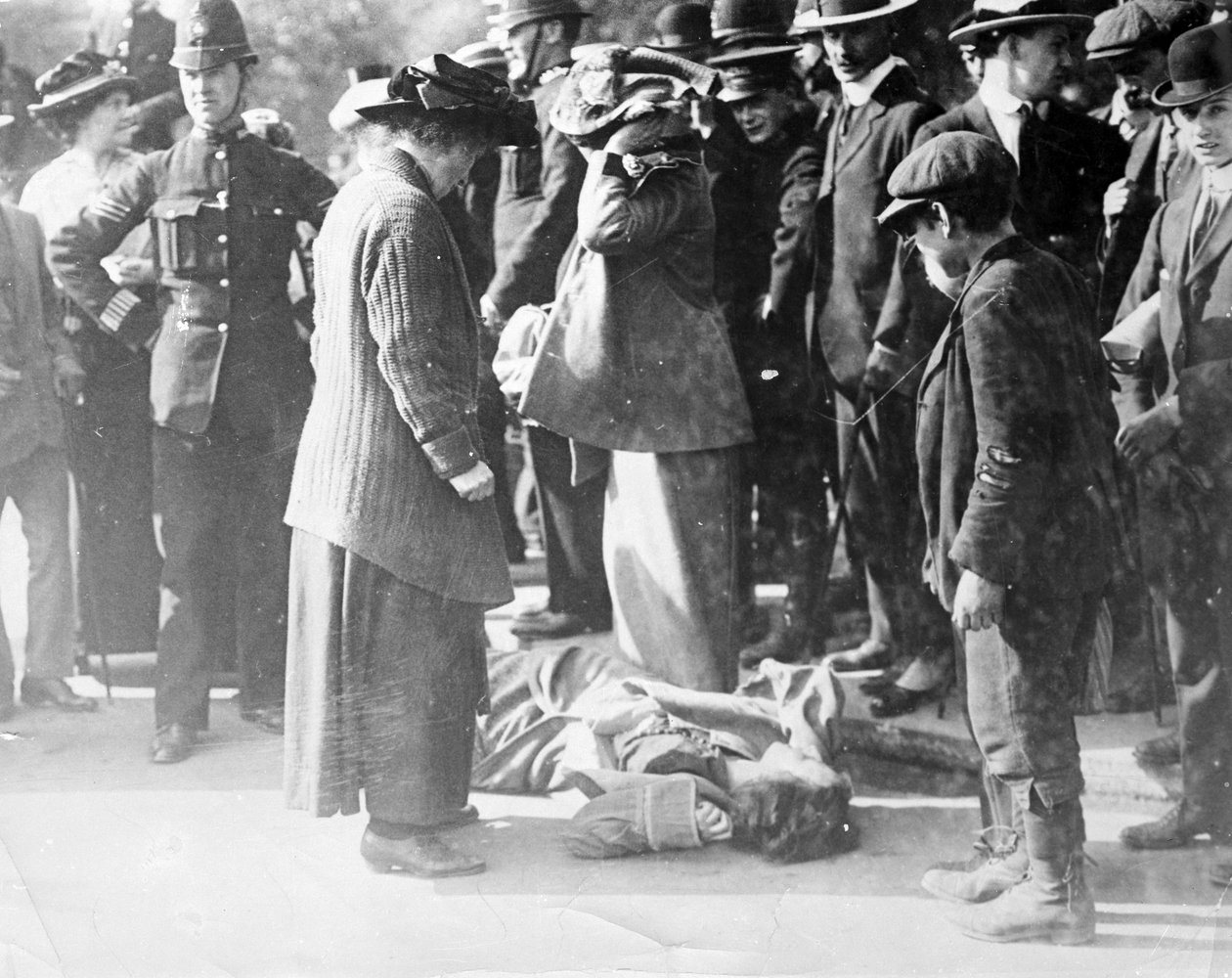 Scène bij een suffragette demonstratie door English Photographer