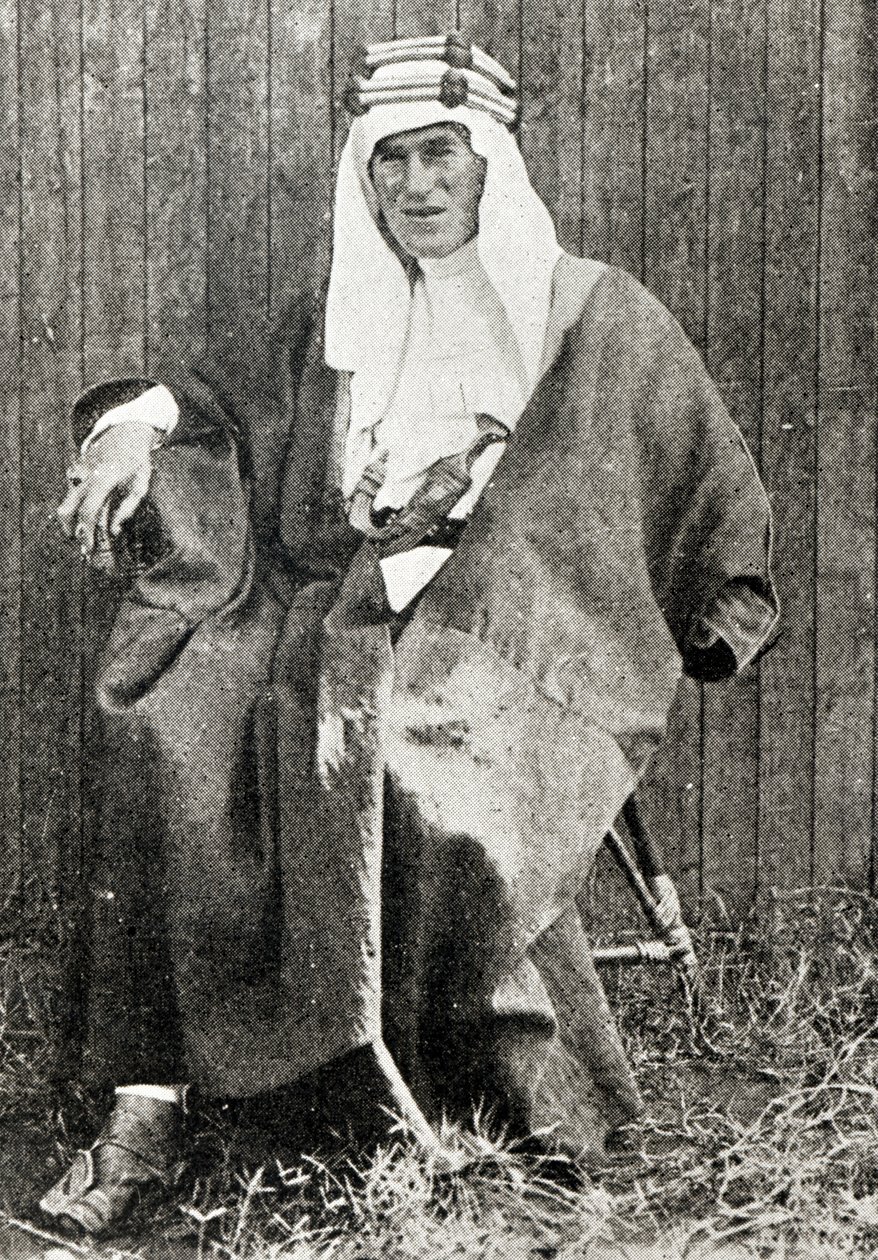 T. E. Lawrence in volledige Arabische kleding, 1919 door English Photographer