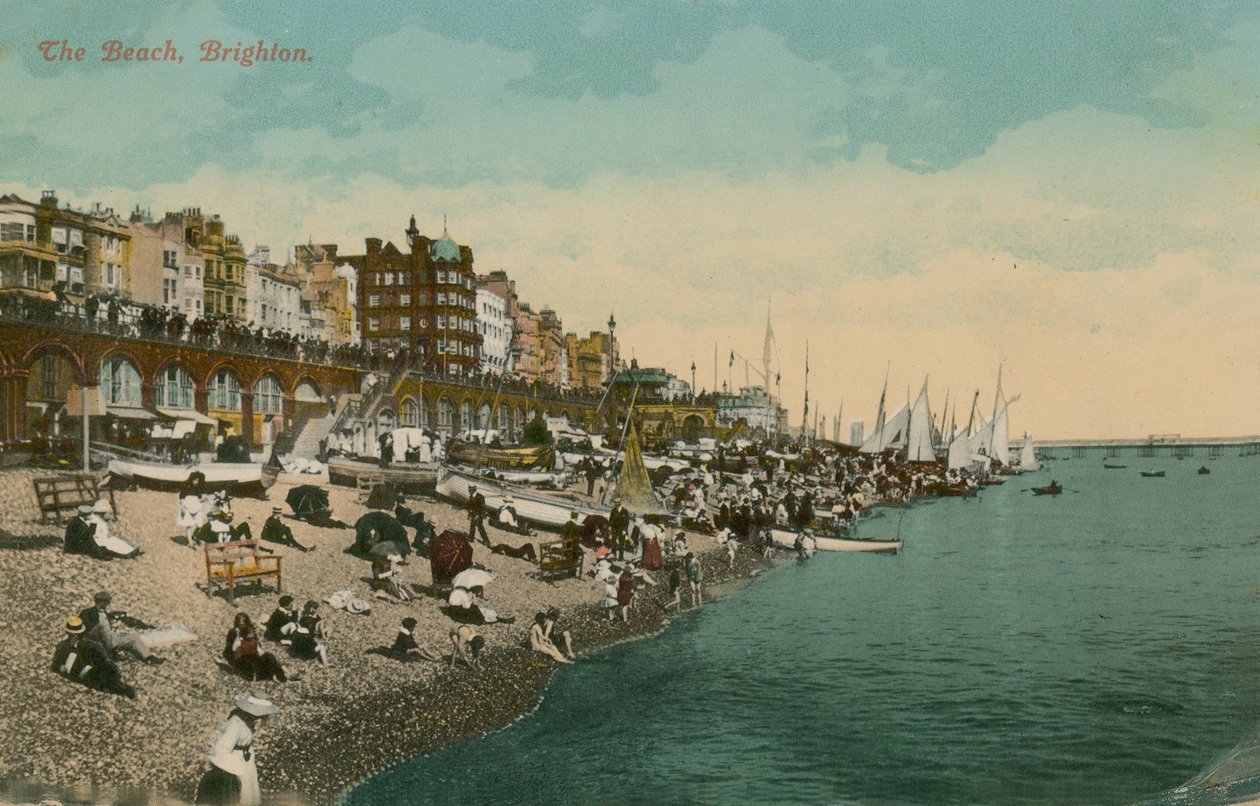 Het strand, Brighton. Ansichtkaart verzonden in 1913 door English Photographer