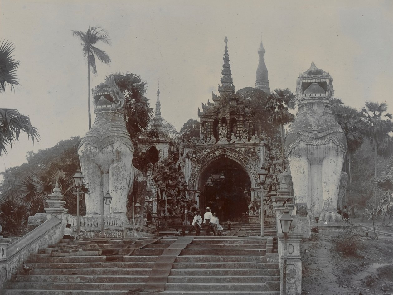 De Shwedagon Pagode in Rangoon, Birma, c.1860 door English Photographer