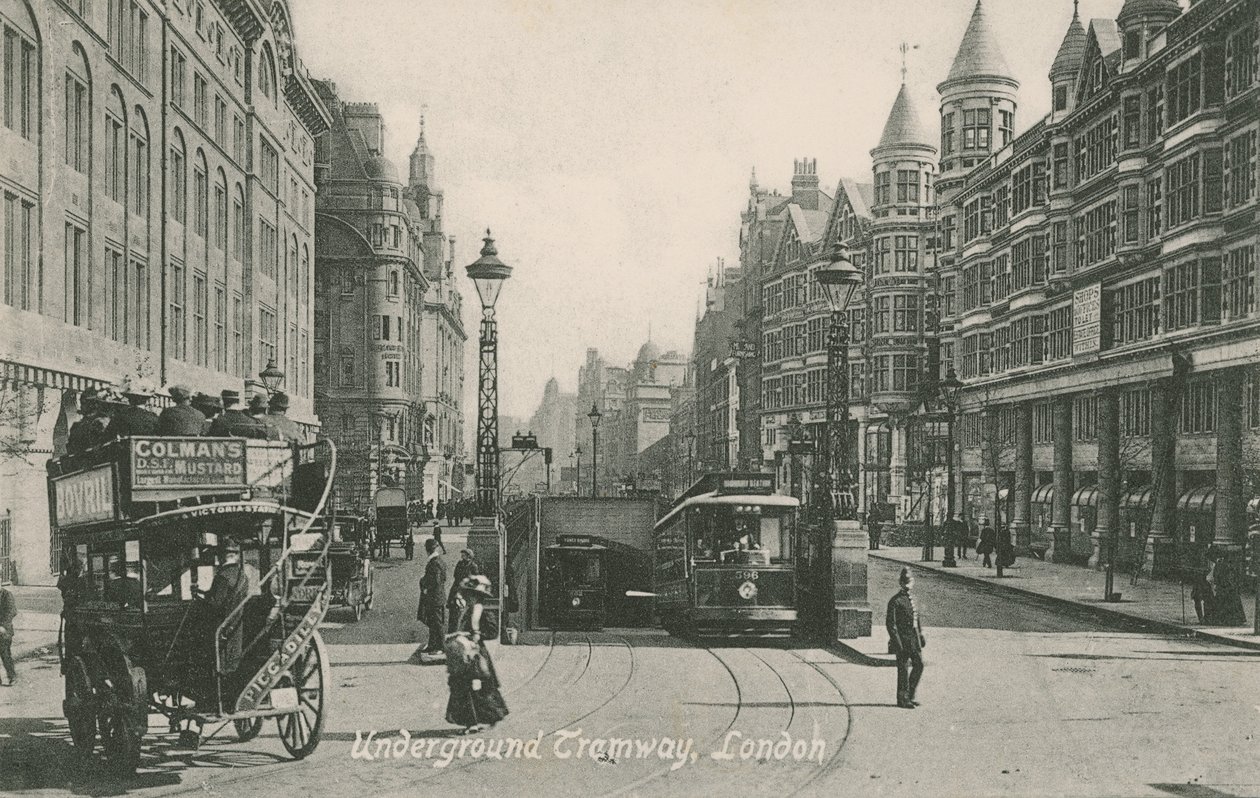 Ondergrondse tram, Southampton Row, Londen door English Photographer