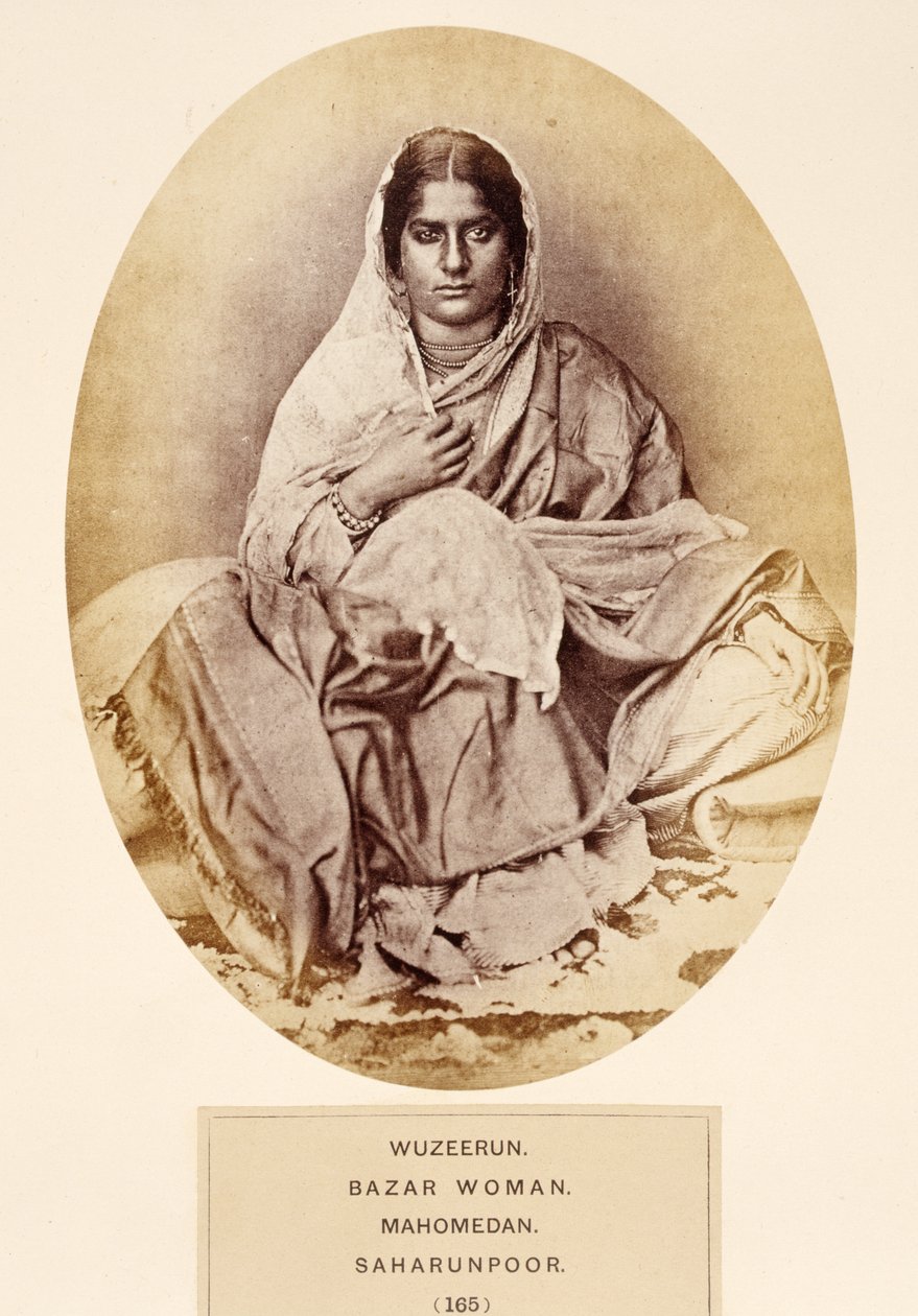 Wuzeerun, Bazarvrouw, Mahomedaan, Saharunpoor, uit Het Volk van India, door J. Forbes Watson, gepubliceerd 1868 door English Photographer