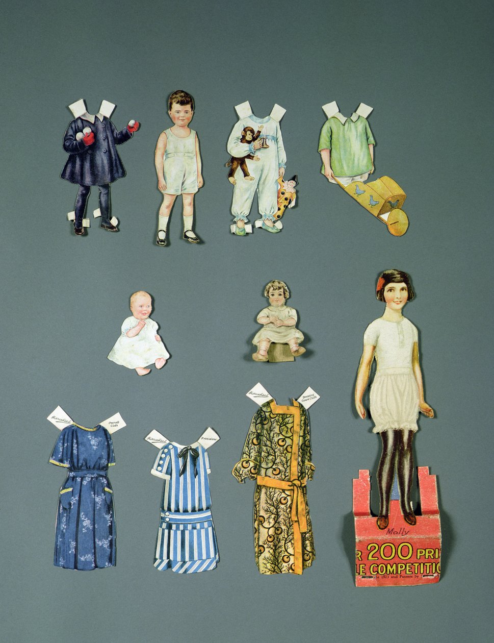 Uitgeknipte pop en kleding, eind jaren 1920-begin jaren 1930 door English School