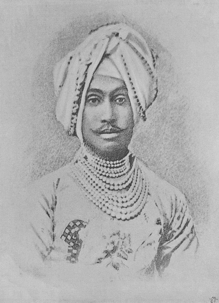 Maharaja Rajinder Singh door English School