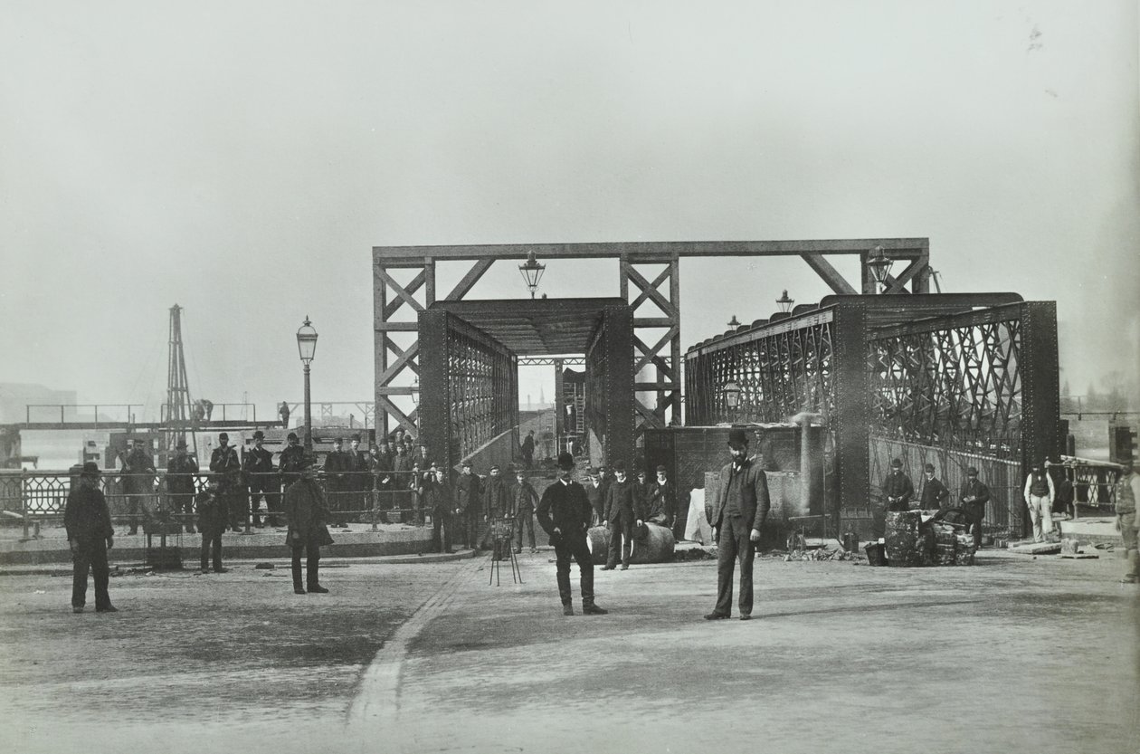 Uitzicht op Woolwich Ferry, 1889 door English Photographer