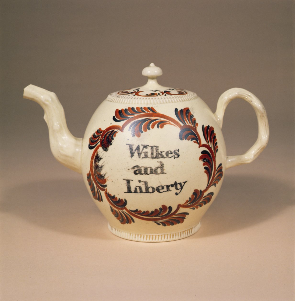 Creamware theepot, Cockpit Hill, Derby, c.1763 door English School
