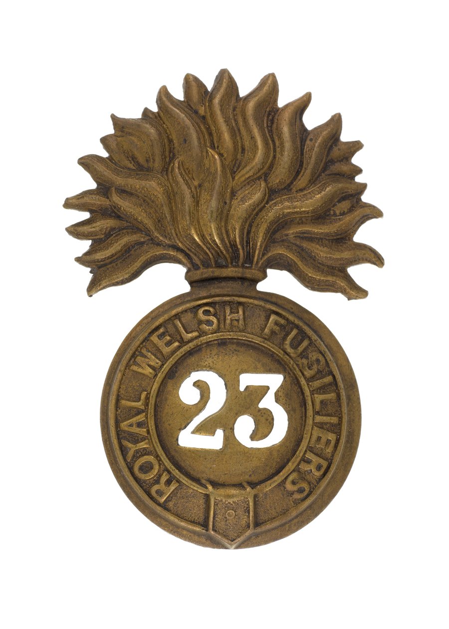 Glengarry badge door English School