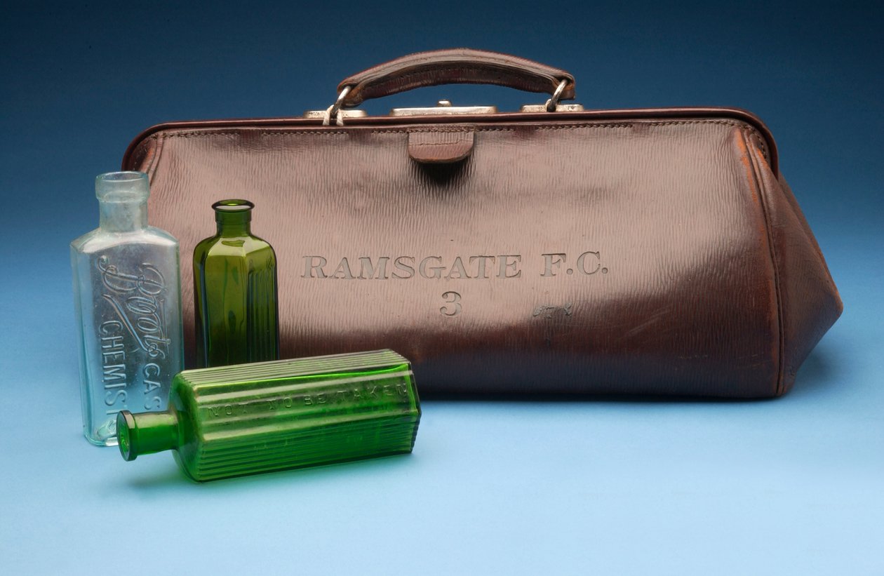 Leren Gladstone tas, gestempeld met Ramsgate F.C. door English School