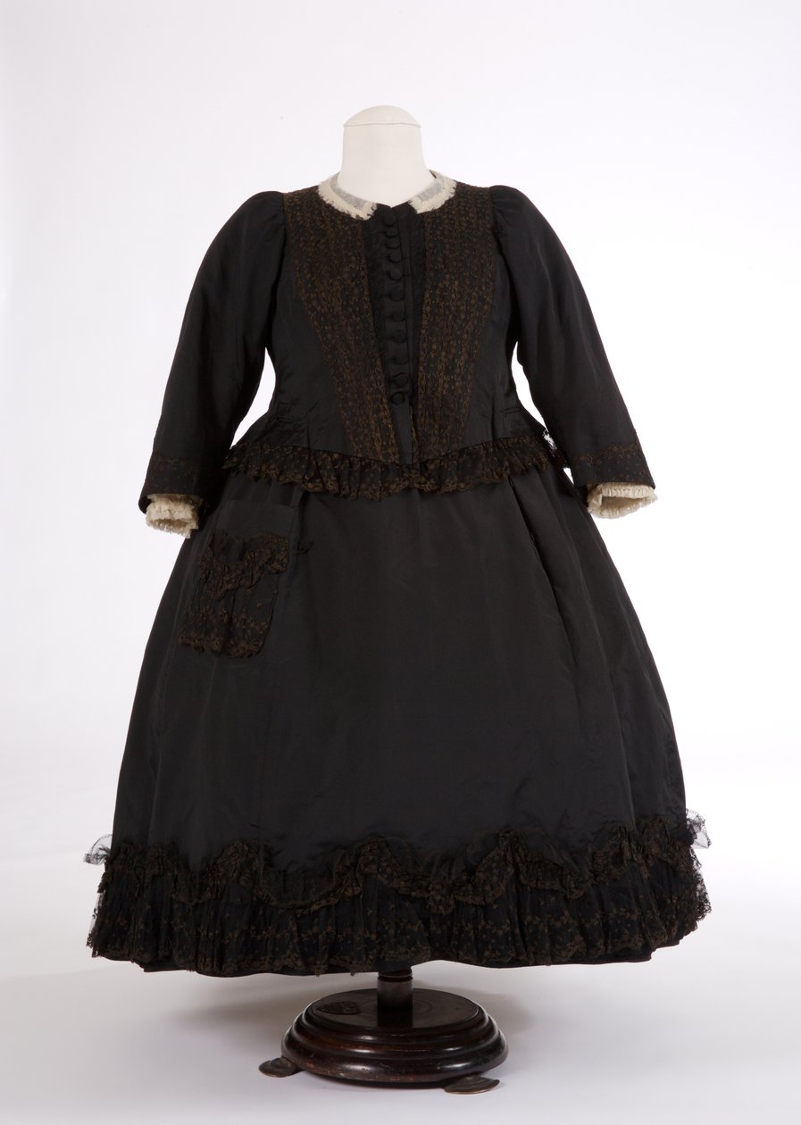 Jurk van Koningin Victoria, 1890s (zijde & net) door English School