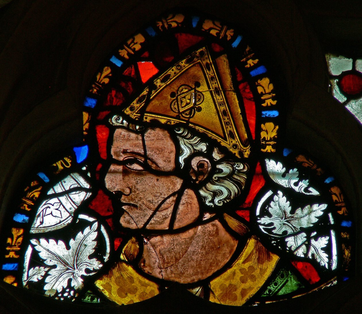 Raam s-2 met St. Cuthbert door English School