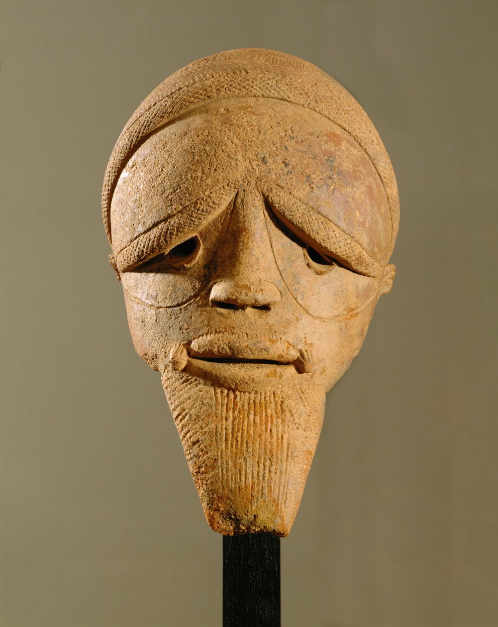 Mannelijk hoofd, Sokoto sculptuur, Nigeria (terracotta) door Erich Lessing
