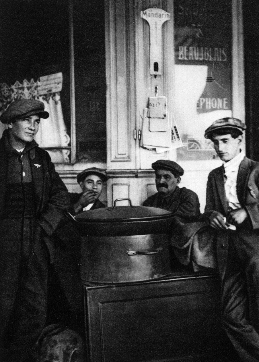 Straatverkopers van geroosterde kastanjes, Parijs door Ernest Flammarion