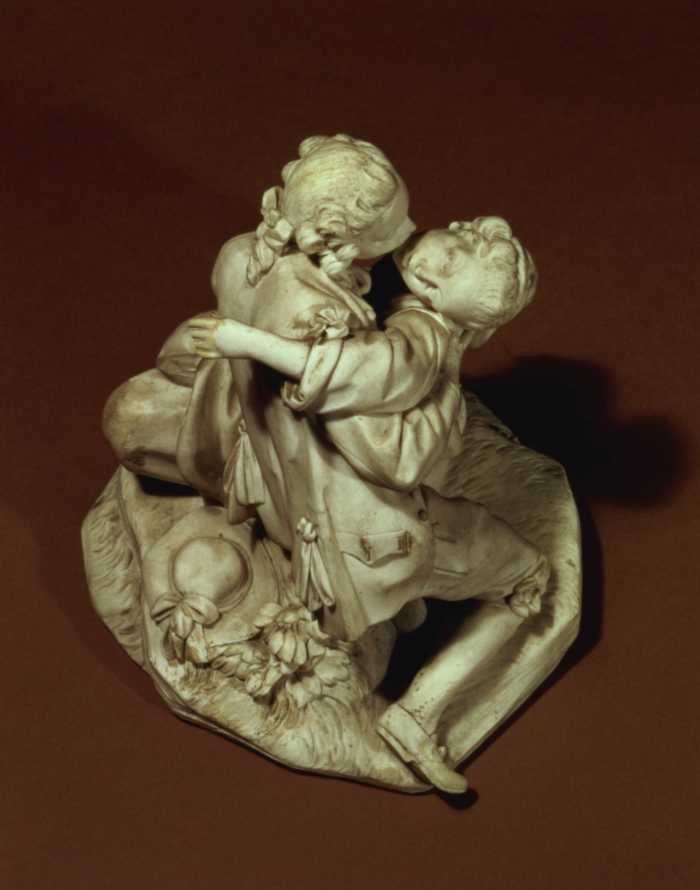 De Kus, Sevres-groep, naar Boucher, 1765 door Etienne Maurice Falconet