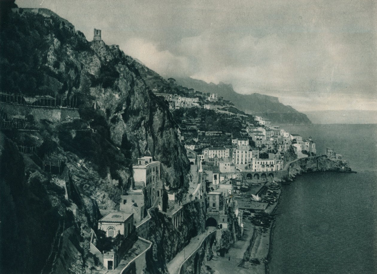 Uitzicht op Amalfi, Italië, 1927 door Eugen Poppel