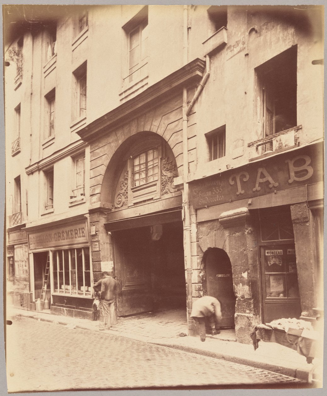Château Rouge, rue Galande door Eugène Atget