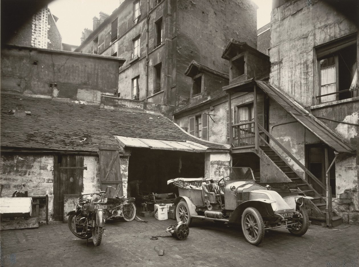 Binnenplaats, Rue de Valence door Eugène Atget