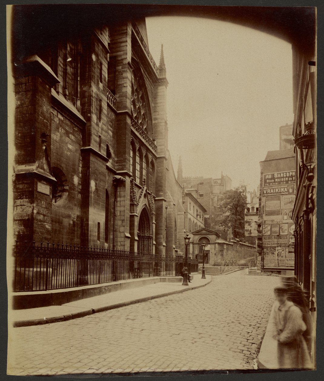 [Kerk van Saint-Séverin]. door Eugène Atget