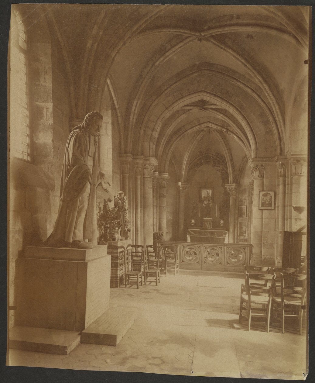 Saint Julien le Pauvre door Eugène Atget