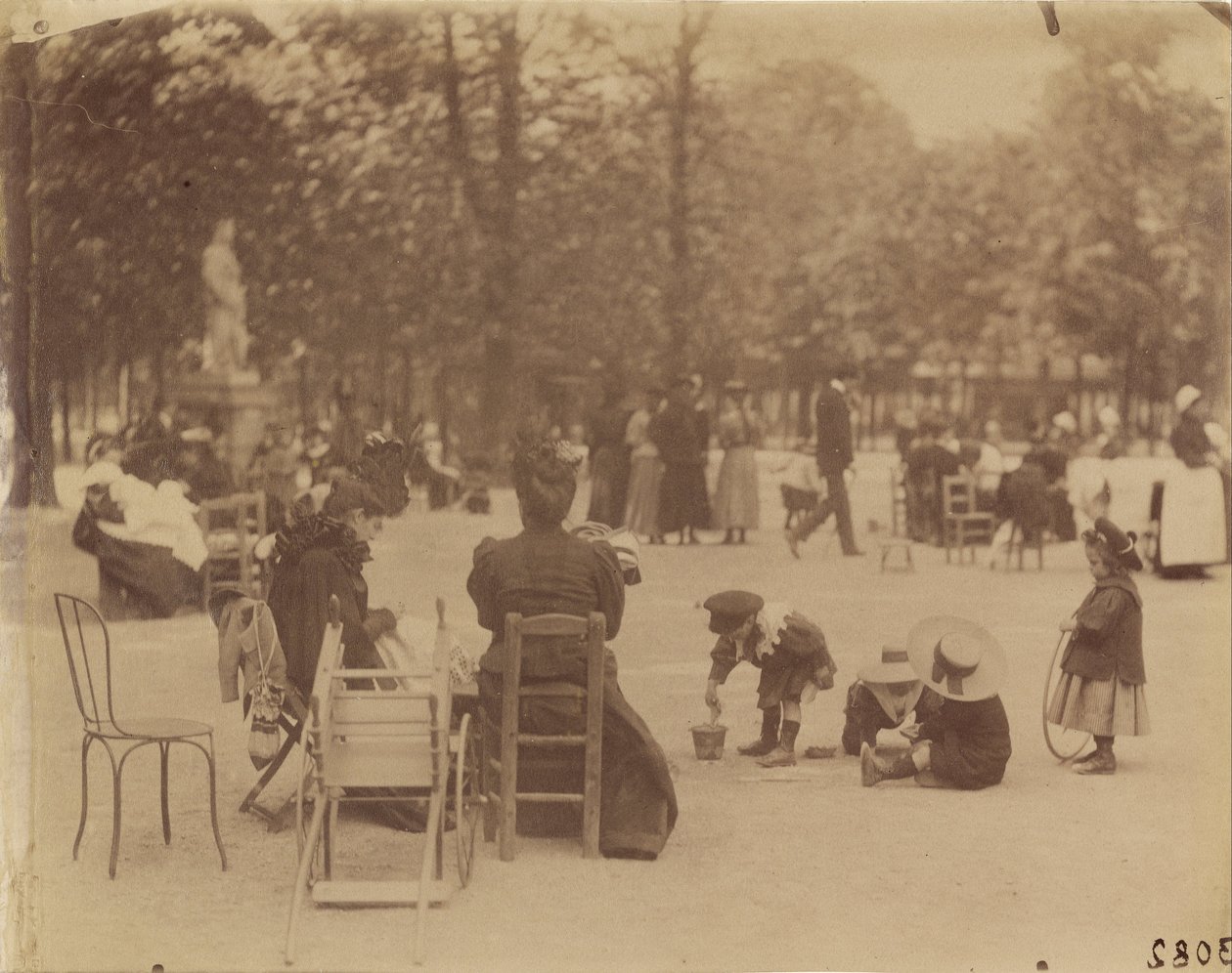 Vrouwen en Kinderen in de Luxemburgse Tuinen door Eugène Atget
