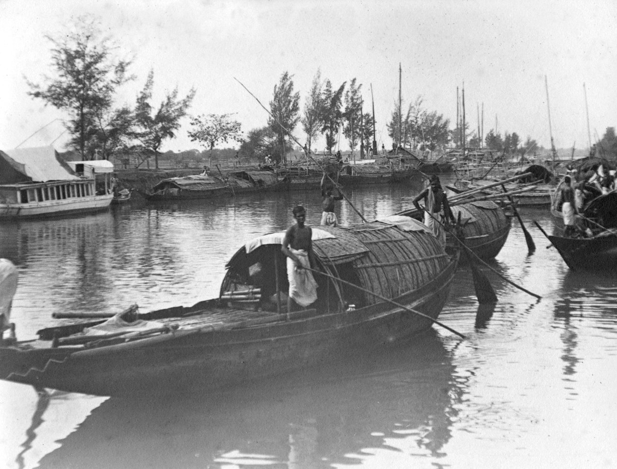 Boten, Alipore, India, 1905-1906 door F. L. Peters