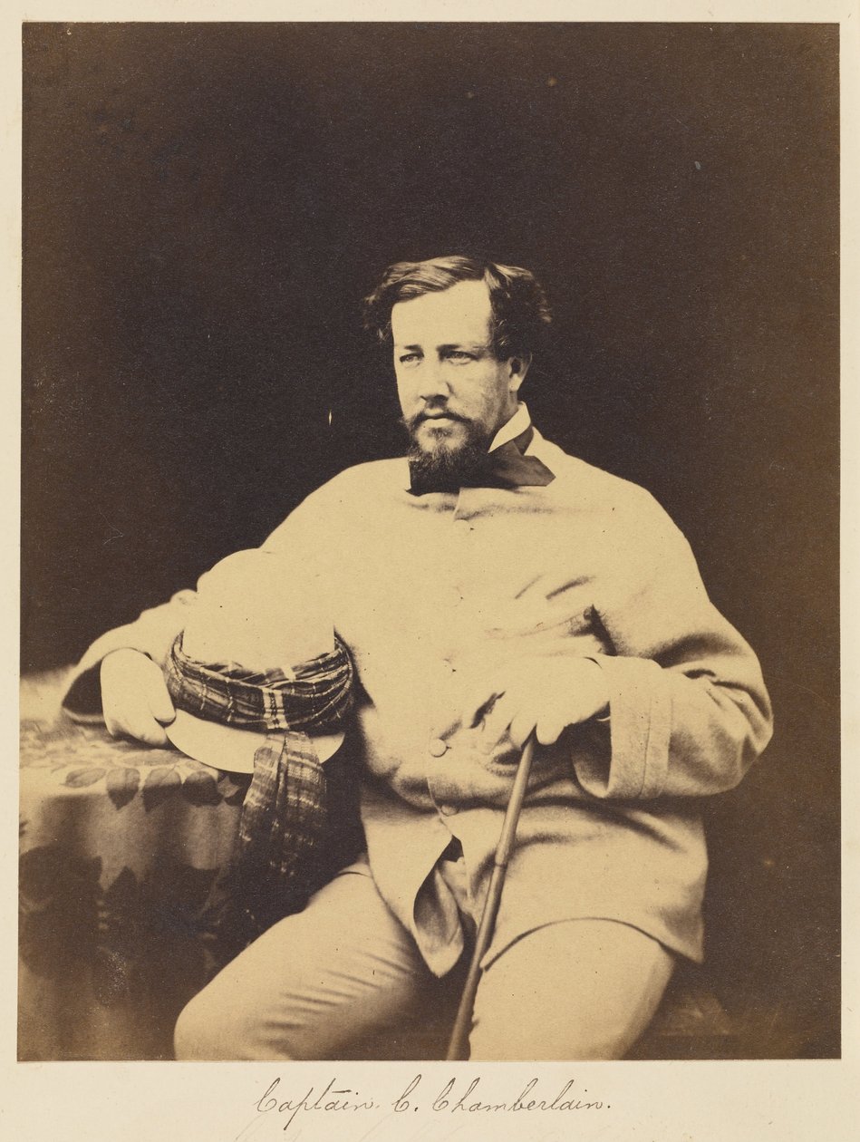 [Kapitein C. Chamberlain]. door Felice Beato