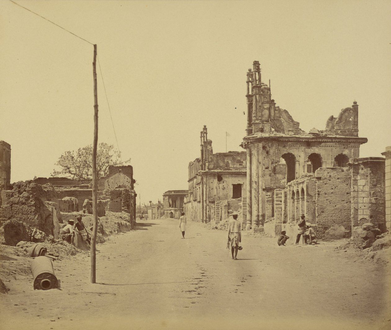 De Cawnpore Road, Lucknow door Felice Beato