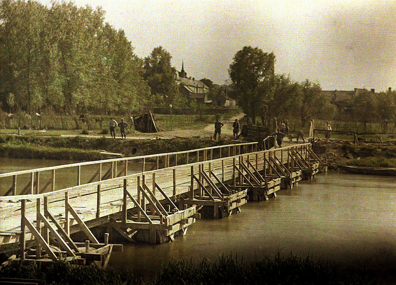 Vatenbrug over de Aisne, Soissons, Frankrijk, 1917 door Fernand Cuville