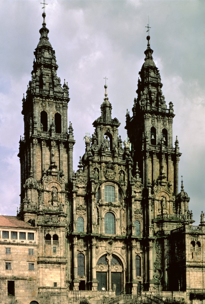 Uitzicht op de Westelijke Voorgevel (Fachada del Obradoiro) 1738-50 door Fernando de Casas Novoa
