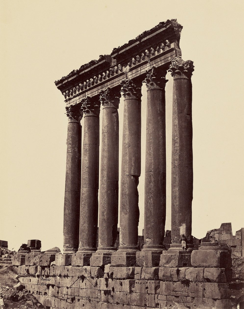 Grote zuilen van de Tempel van de Zon (Balbek) door Félix Bonfils