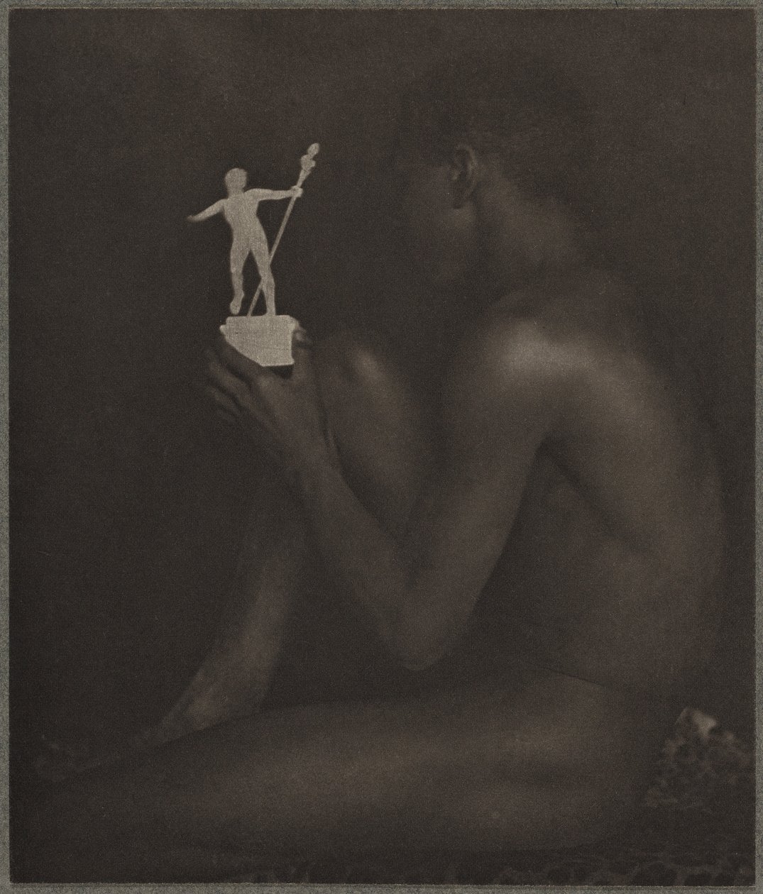 Ebbenhout en ivoor,1899 (foto) door Forshaw Day
