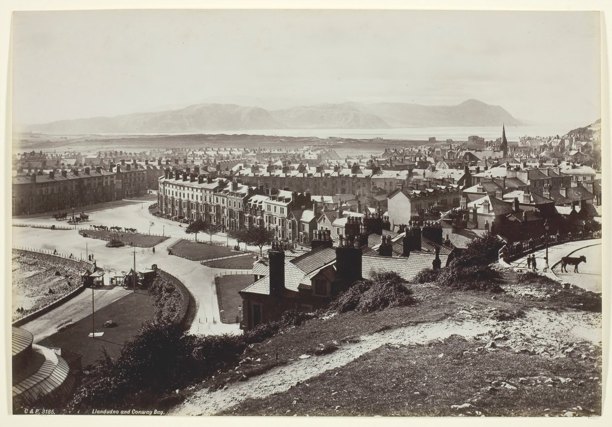 Llandudno en Conway Bay, 1860-94 door Francis Bedford