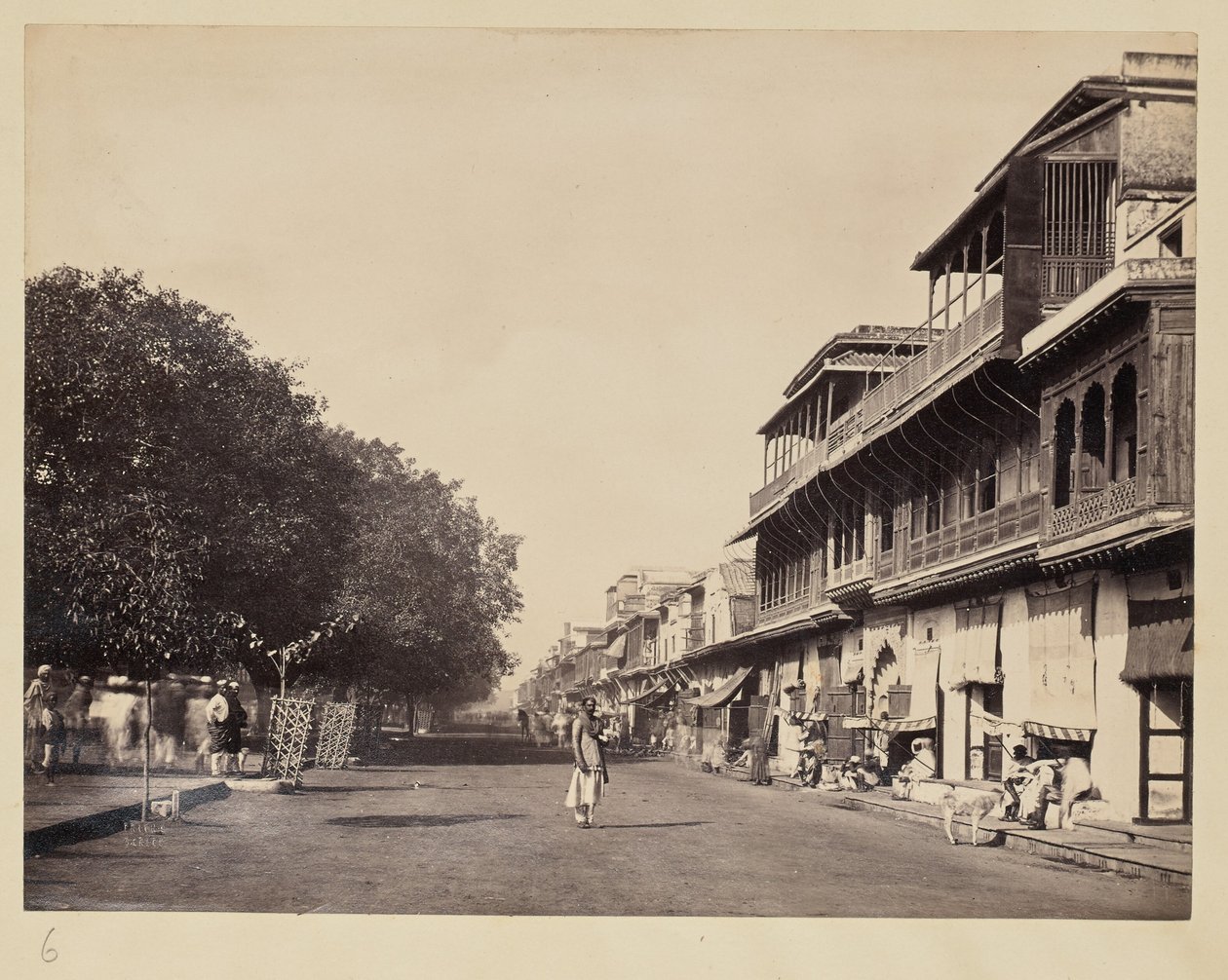 [Calcutta straatbeeld] door Francis Frith and Co.