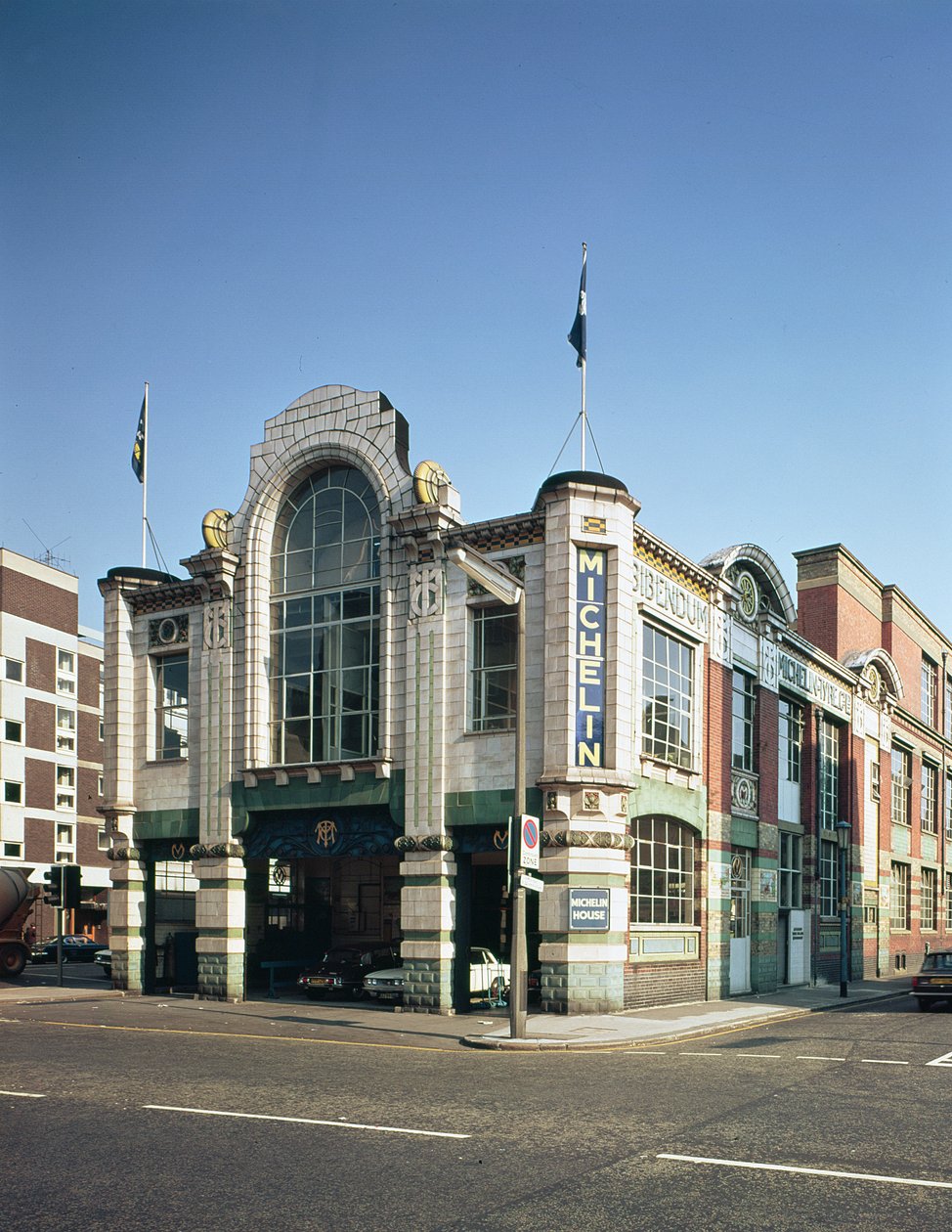 Het Michelin-gebouw, 81 Fulham Road, gebouwd 1910-11 door Francois Espinasse