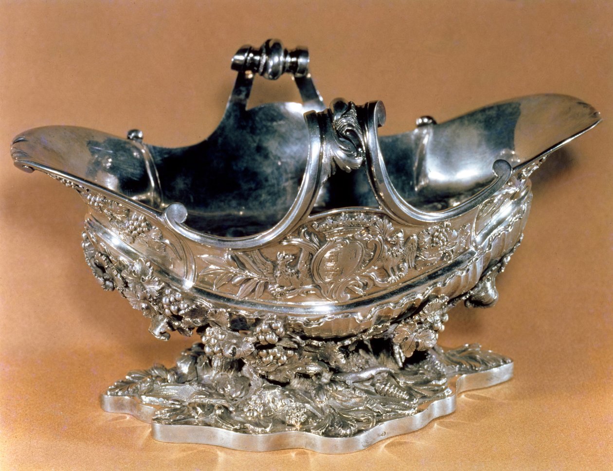 Sauskom gemaakt voor de tafel van Mme. de Pompadour, met haar wapen, Parijs, 1745-55 door Francois Joubert