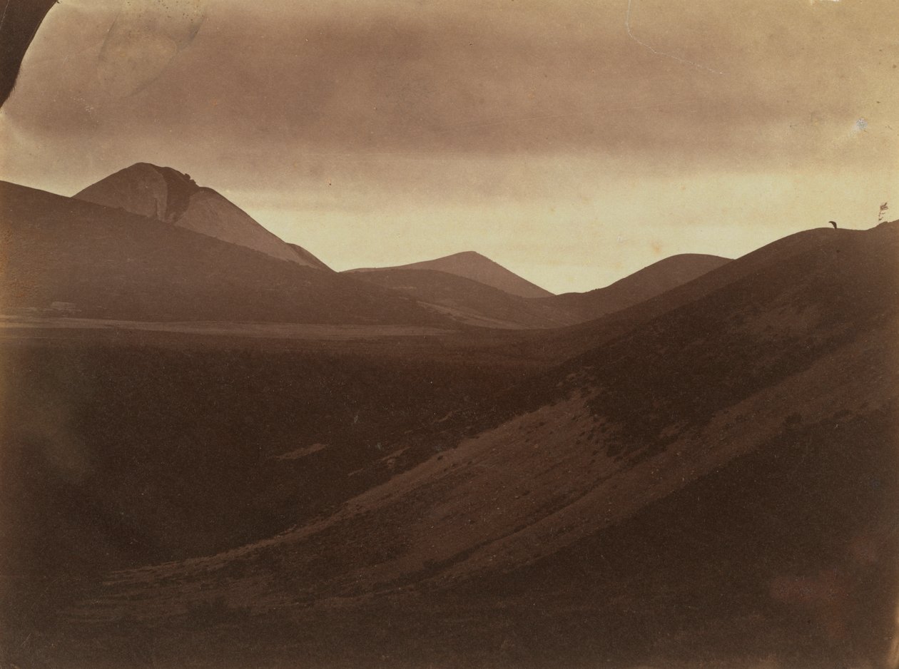 Donker Landschap met Heuvels door Frank Chauvassaignes