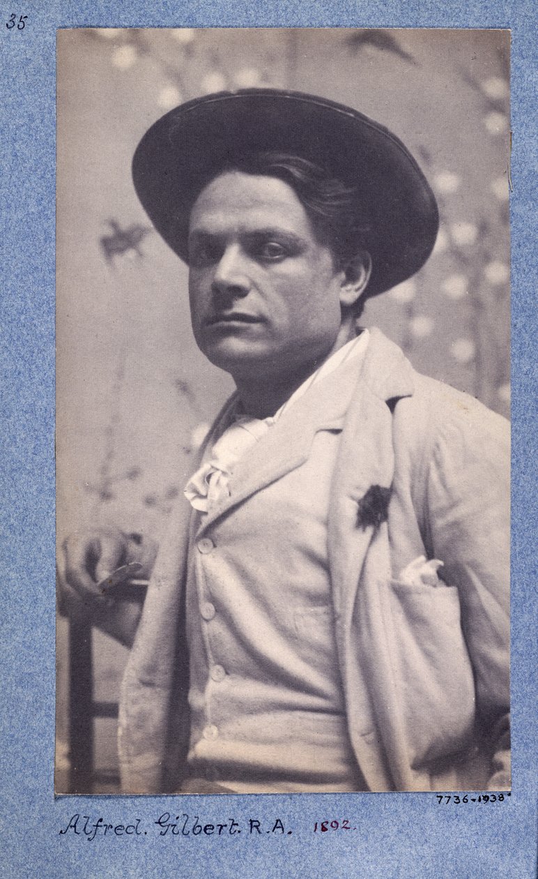 Alfred Gilbert, 1892 door Frederick Hollyer