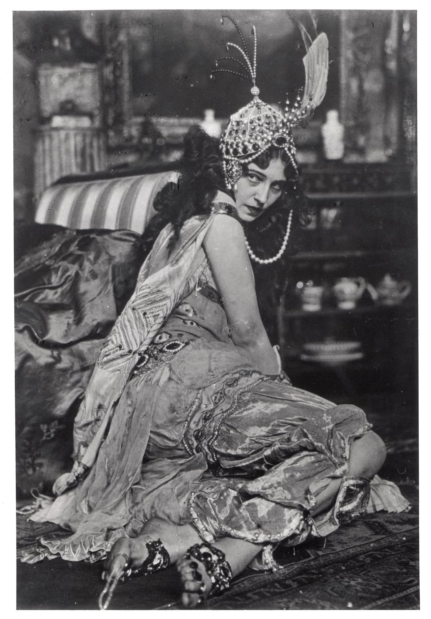 Ida Rubinstein (ca. 1885-1960) als Zobeide in Scheherazade, ca. 1910 door French Photographer